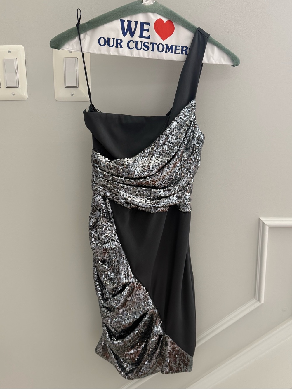 VINTAGE Nicole Miller Charcoal & Silver Sequin One-Shoulder Cocktail Dress 🩶🩶🩶🩶